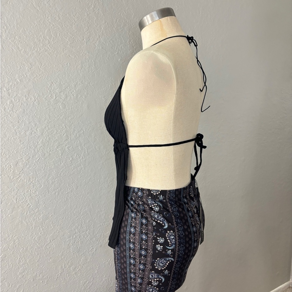 Fashion Nova Black Ribbed Halter Crop Top - Picture 2 of 6
